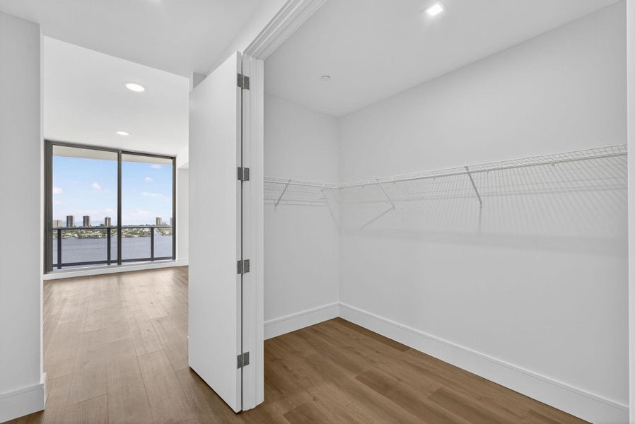 Spacious, unfurnished interior of a new home in , Lake Park (Image 17).