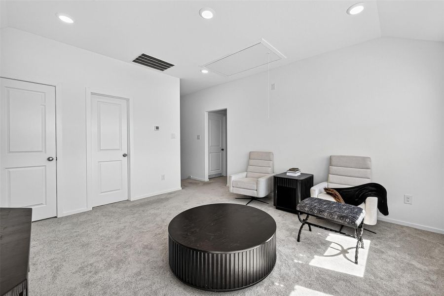 Spacious and inviting game room, perfect for relaxation and entertainment. Spacious and inviting game room, perfect for relaxation and entertainment.