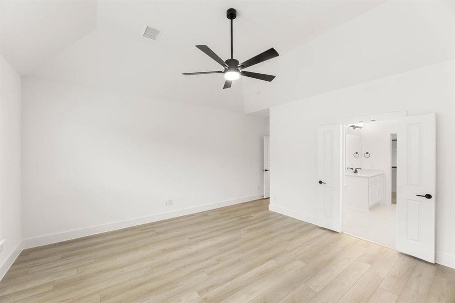 5209 Great Hollow-Primary Suite-2