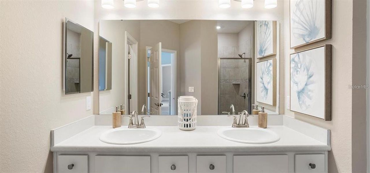 Image 22 of a home in The Lakes.