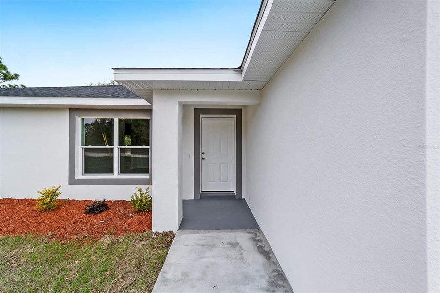 Exterior details and patio area of a home in , Ocala (Image 3).