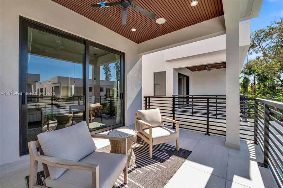 Exterior details and patio area of a home in , Fort Lauderdale (Image 25).