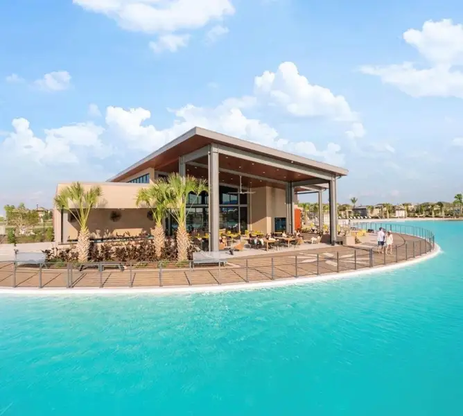 Community amenities in Sunterra, Katy (Image 6).