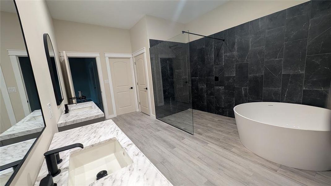 Dual vanities, large soaker tub Dual vanities, large soaker tub