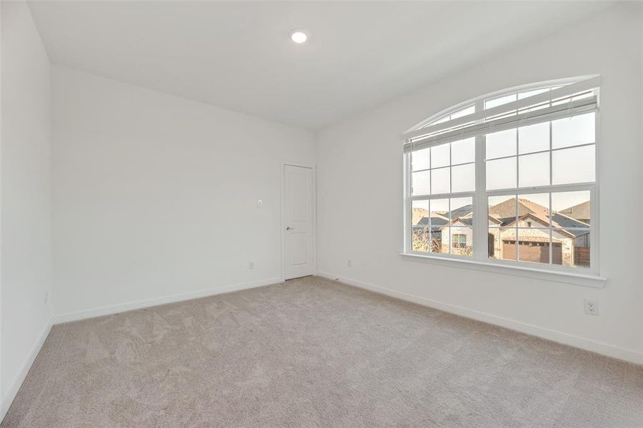 Spacious, unfurnished interior of a new home in Solterra, Mesquite (Image 36).