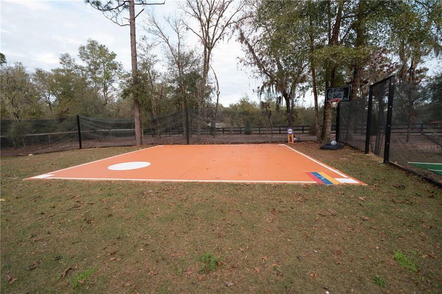 Community amenities in , Bronson (Image 43).