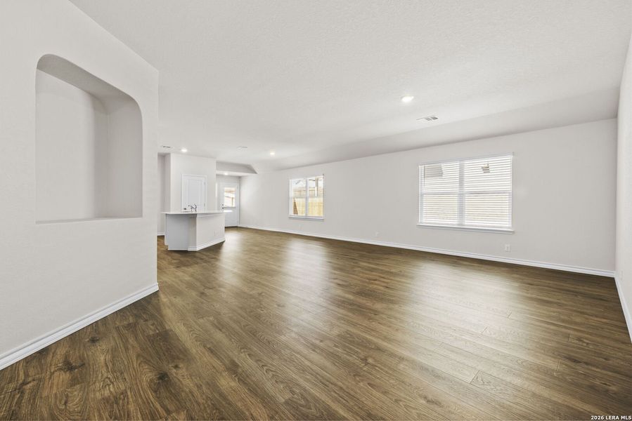 Spacious, unfurnished interior of a new home in Redbird Ranch, San Antonio (Image 24).
