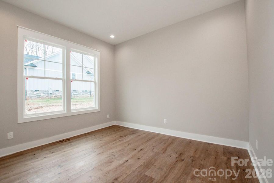 Spacious, unfurnished interior of a new home in , Lincolnton (Image 35).