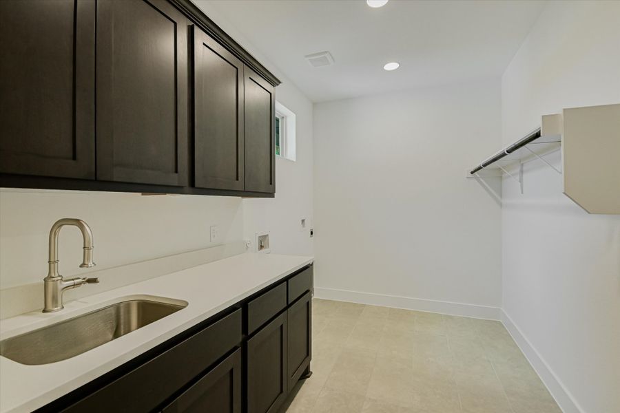 Furnished interior view inside a new home in Scofield Farms Estates, Georgetown (Image 9).