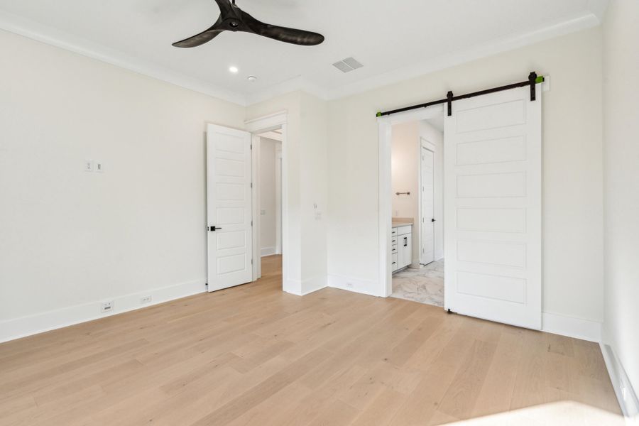 Spacious, unfurnished interior of a new home in , Mount Pleasant (Image 29).