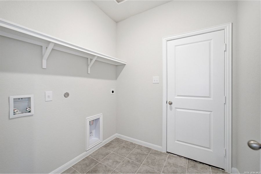 Spacious, unfurnished interior of a new home in Cloud Country, New Braunfels (Image 17). Spacious, unfurnished interior of a new home in Cloud Country, New Braunfels (Image 17).