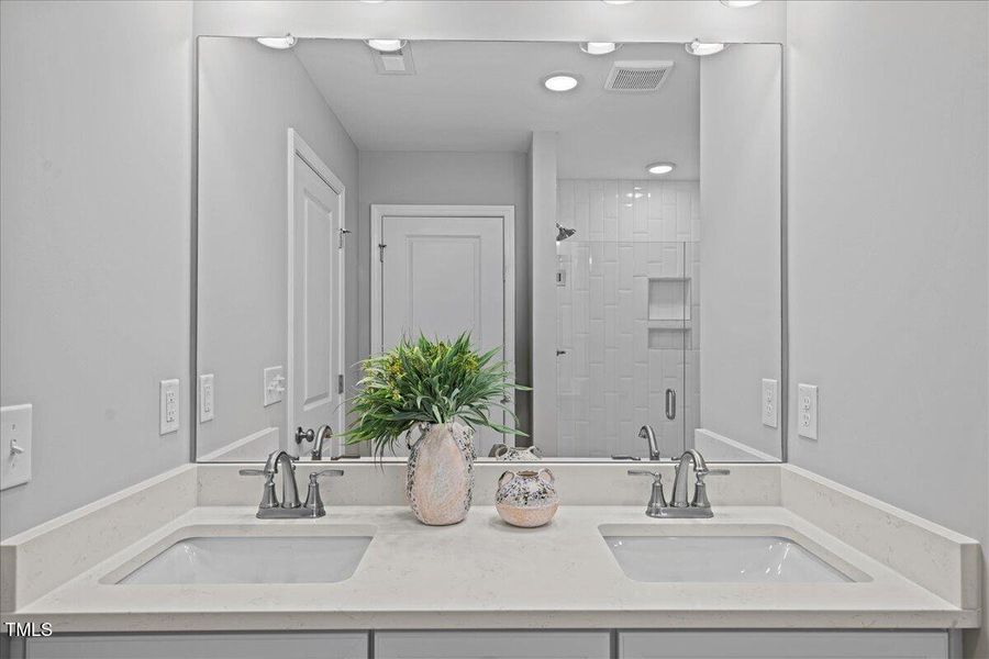 24-DSC01031 24-DSC01031