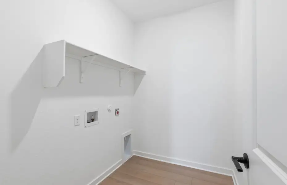 Spacious, unfurnished interior of a new home in Kuempel Farms, Pflugerville (Image 35).