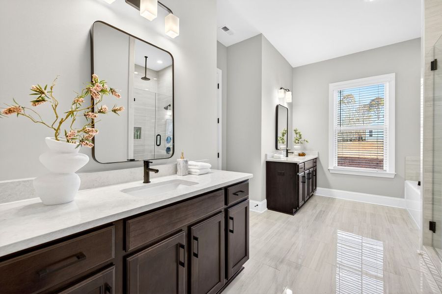 Furnished interior view inside a new home in Edgewater - Harbor Pointe, Lancaster (Image 19). Furnished interior view inside a new home in Edgewater - Harbor Pointe, Lancaster (Image 19).