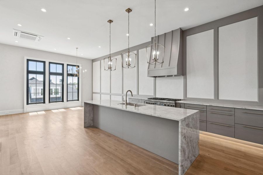 Furnished interior view inside a new home in , Charleston (Image 15).