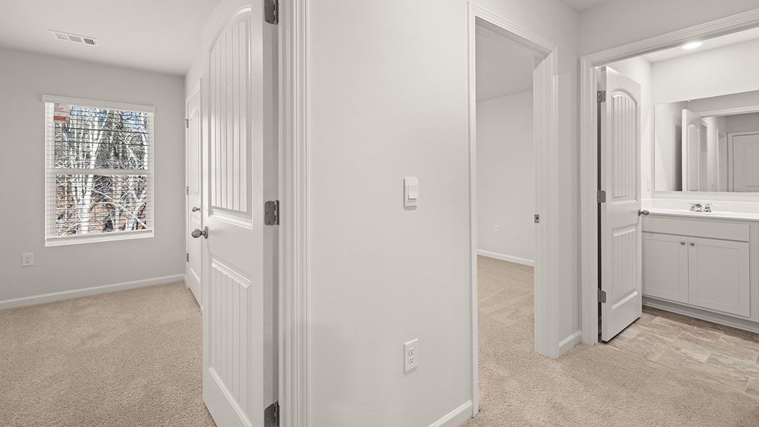 Spacious, unfurnished interior of a new home in Mountain Park, Dahlonega (Image 25).