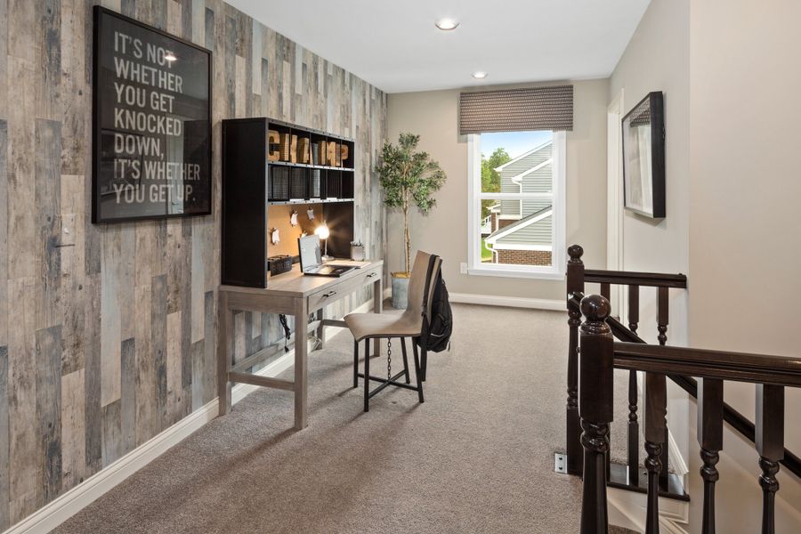 Representative furnished interior of a home built from the Everett by Fischer Homes in Stonehaven, Winder (Image 27).