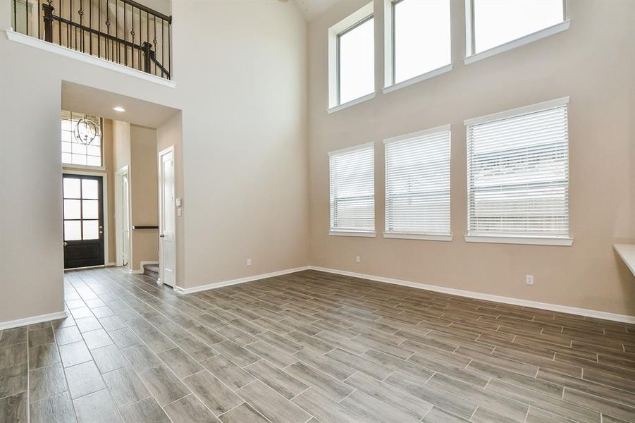 Image 10 of a home in .