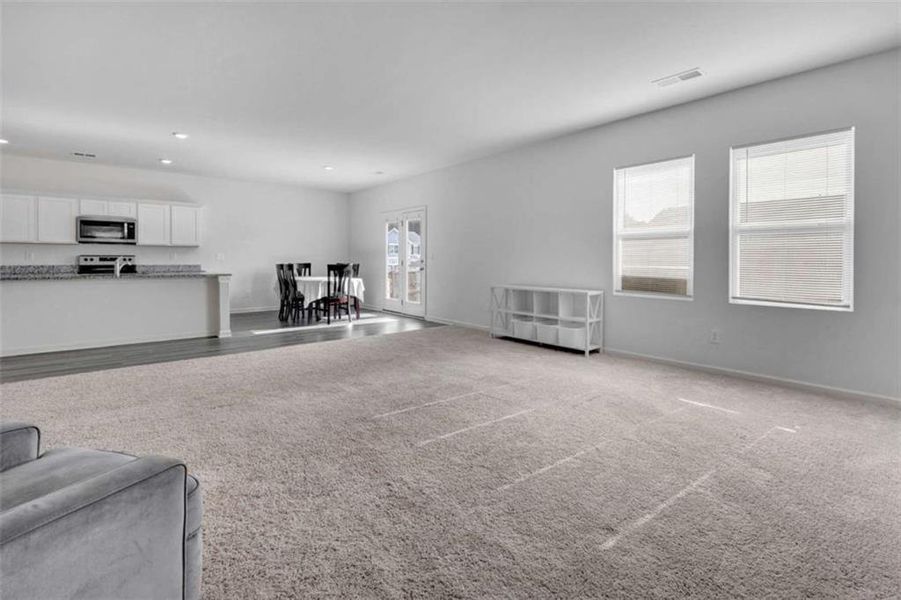 Spacious, unfurnished interior of a new home in , Covington (Image 19).
