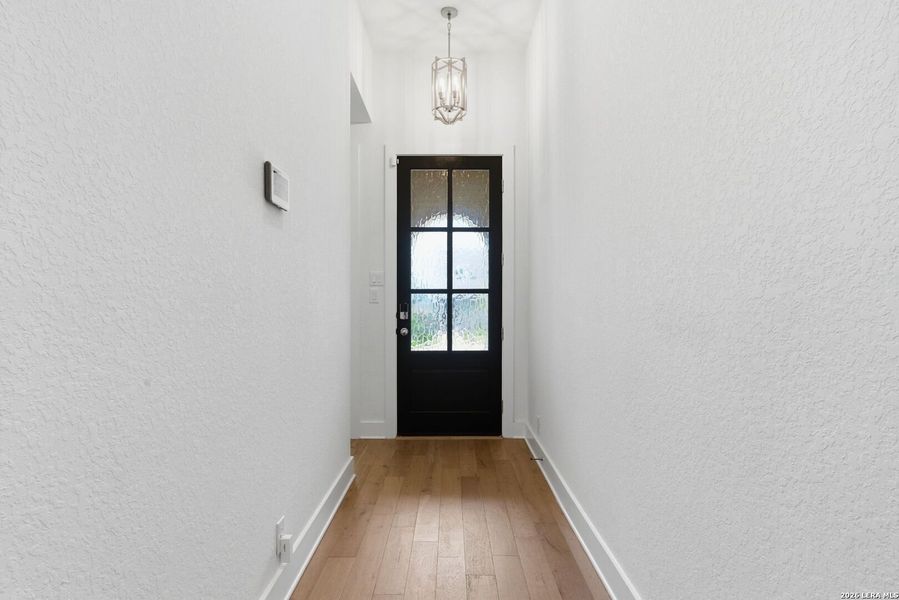 Spacious, unfurnished interior of a new home in Veramendi, New Braunfels (Image 18).
