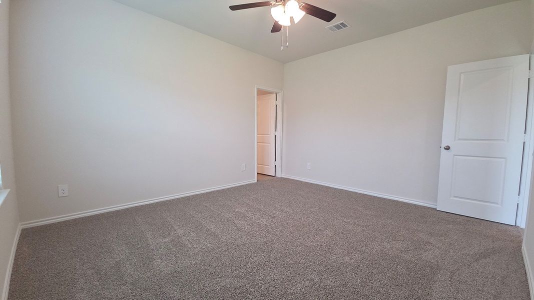 Spacious, unfurnished interior of a new home in Wildwood, Royse City (Image 16).