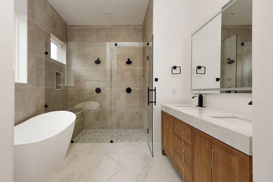 Furnished interior view inside a new home in , Conroe (Image 10).