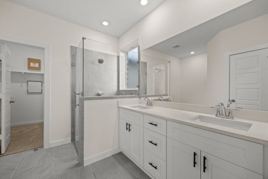 Furnished interior view inside a new home in Creekhaven, Rosharon (Image 11).
