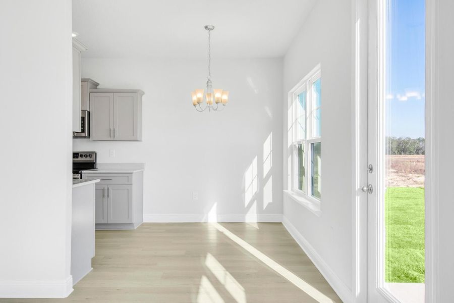 Representative unfurnished interior of a home built from the Plan 1817 by Adams Homes in Pine Top, Cantonment (Image 16).