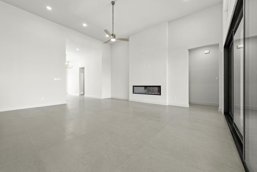 Representative unfurnished interior of a home built from the The Oakville by Westin Homes in ARTAVIA®, Conroe (Image 6).