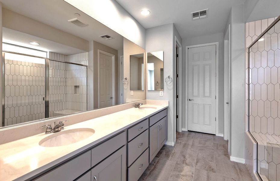 Furnished interior view inside a new home in Vistoso Canyon Estates, Oro Valley (Image 7). Furnished interior view inside a new home in Vistoso Canyon Estates, Oro Valley (Image 7).