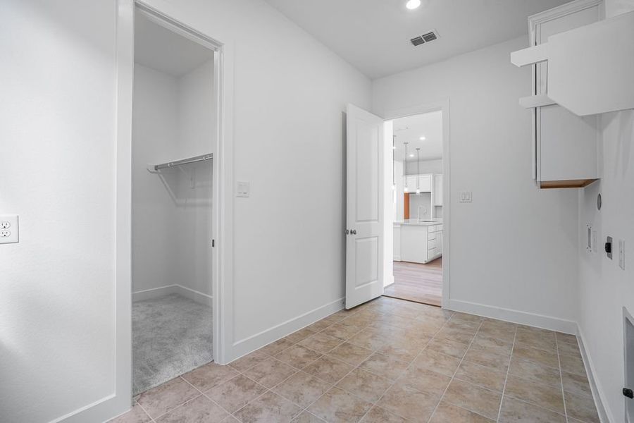 Spacious, unfurnished interior of a new home in Avalon at Cypress, Cypress (Image 22).