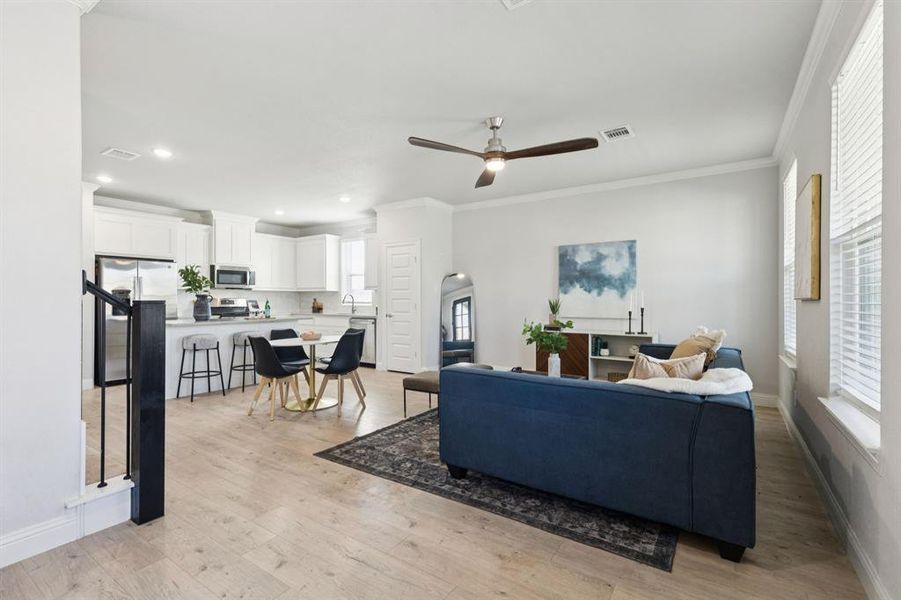Furnished interior view inside a new home in Lakes of River Trails, Fort Worth (Image 8).