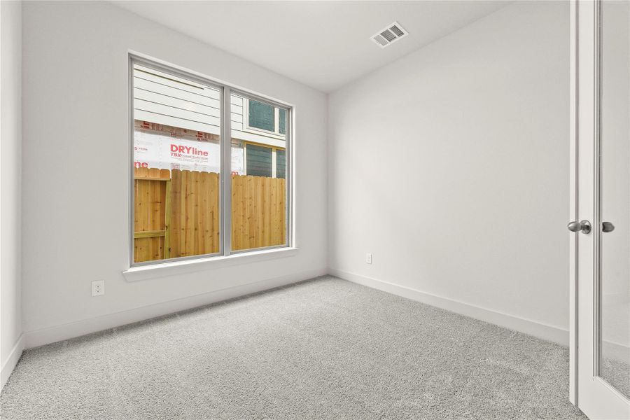 Representative image. Features, selections and colors may vary.