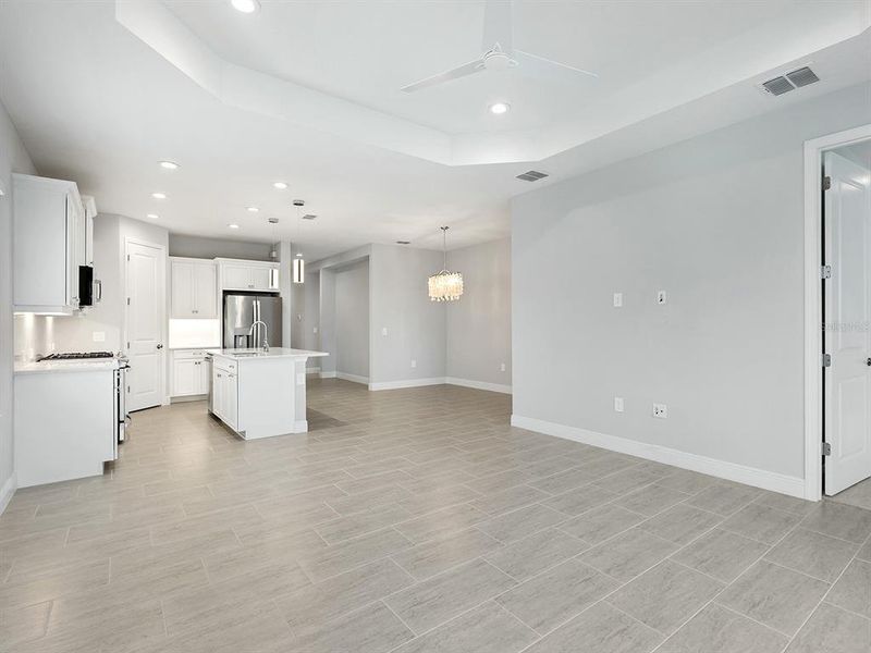 Spacious, unfurnished interior of a new home in , Venice (Image 19).