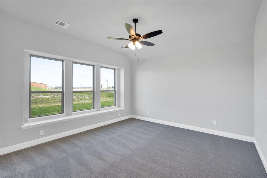 Spacious, unfurnished interior of a new home in , Waxahachie (Image 22).
