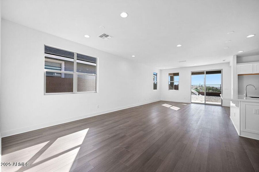 hj-az-phoenix-lucero-hazel-lot-52-tv-lou