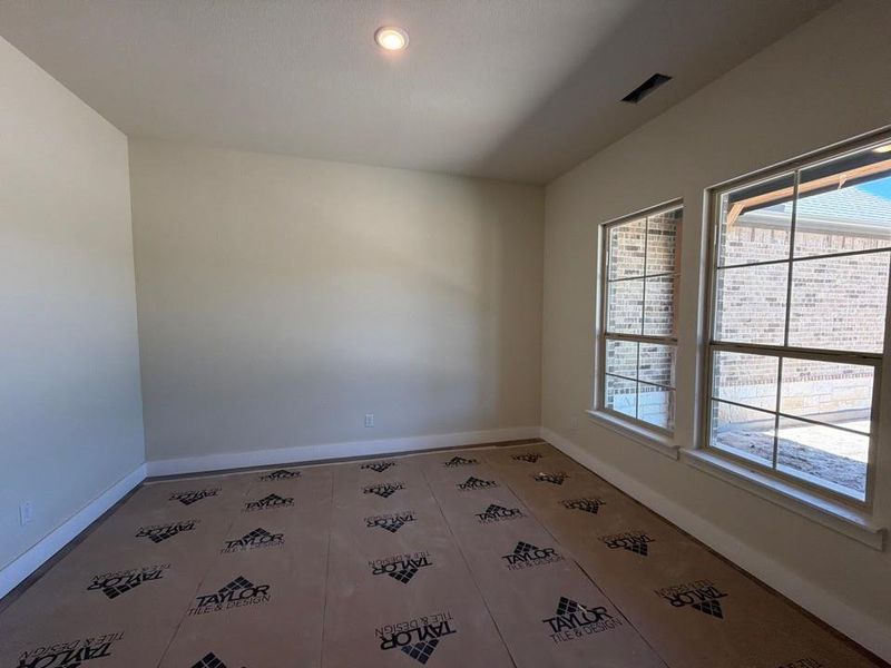 Spacious, unfurnished interior of a new home in Eagle Ridge Estates, Weatherford (Image 7).