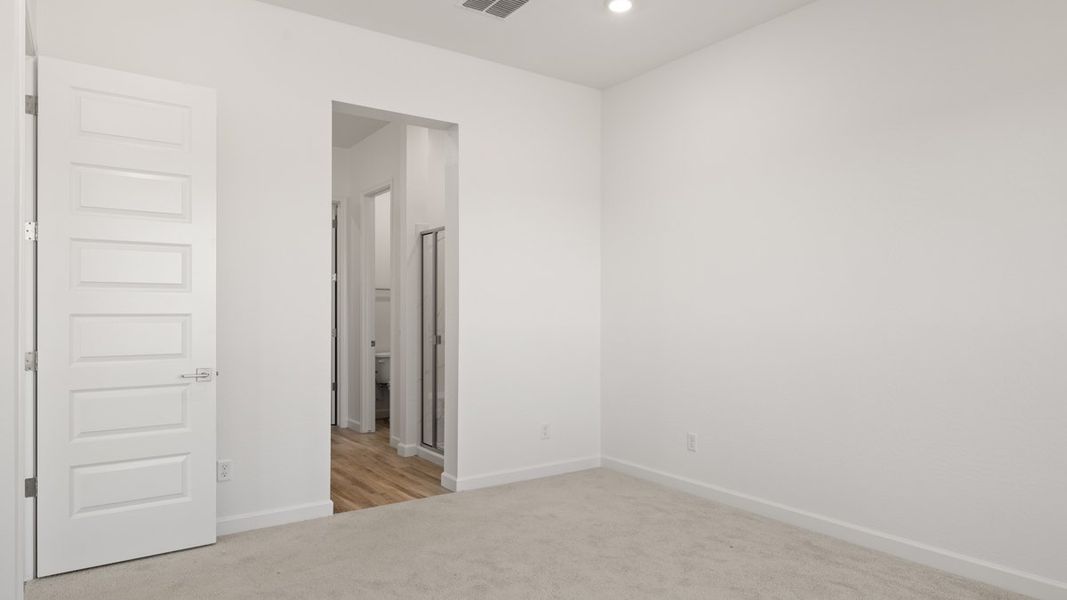 Spacious, unfurnished interior of a new home in The Ridge at Stone Butte, Phoenix (Image 29).
