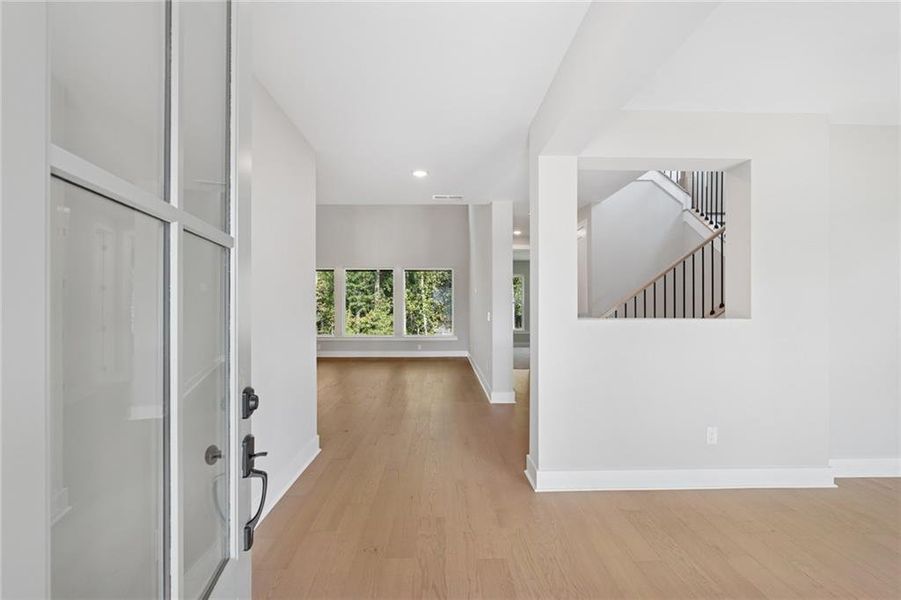 Spacious, unfurnished interior of a new home in Settingdown Farms, Cumming (Image 21).
