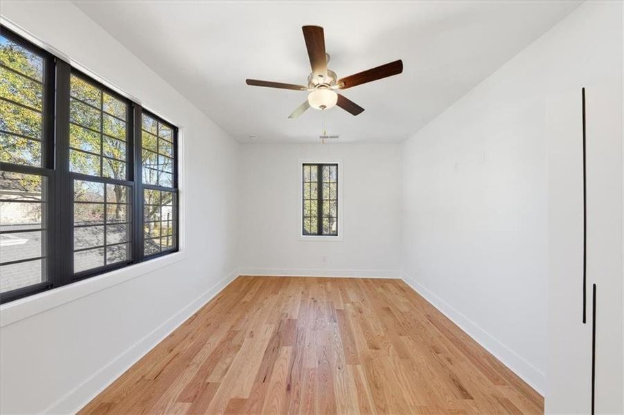 Spacious, unfurnished interior of a new home in , Brookhaven (Image 22).