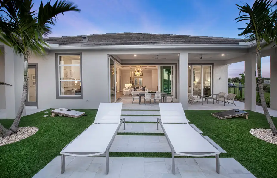 Exterior details of a home in Amara, Lake Worth (Image 2).