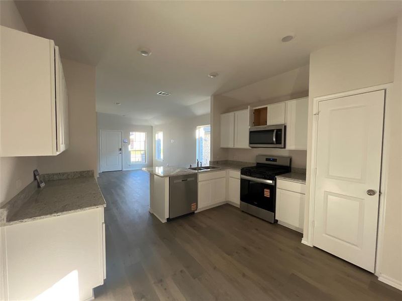 Furnished interior view inside a new home in Elevon, Lavon (Image 5).