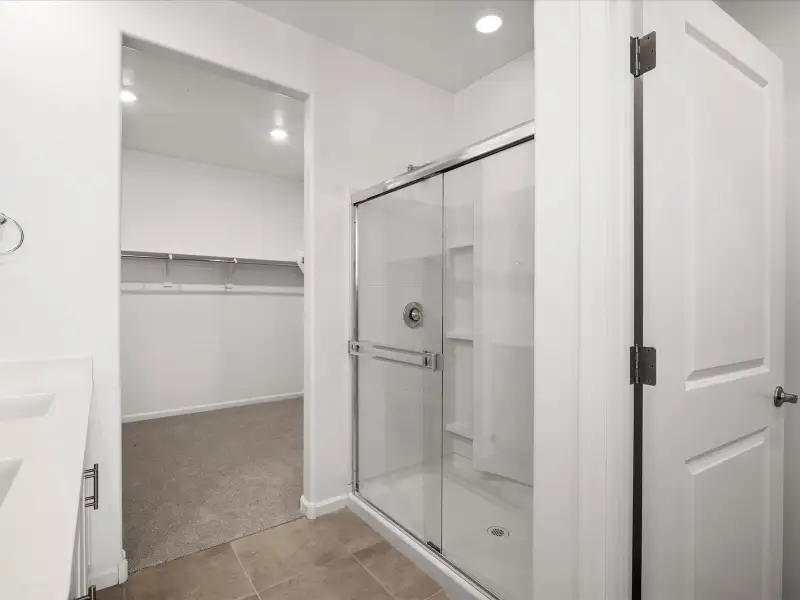 Furnished interior view inside a new home in Entrada Del Toro, Sahuarita (Image 5).