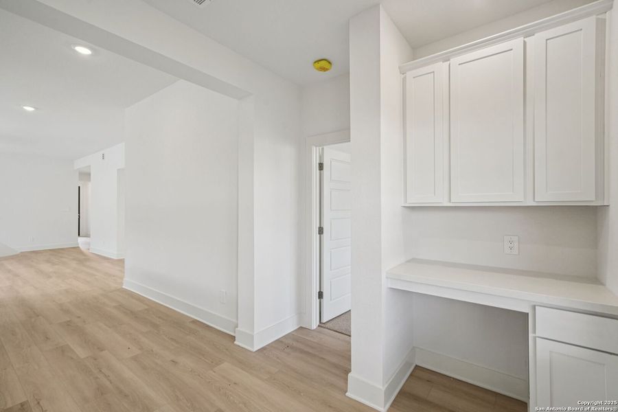 Spacious, unfurnished interior of a new home in Estancia Ranch - Premier Series, San Antonio (Image 25).