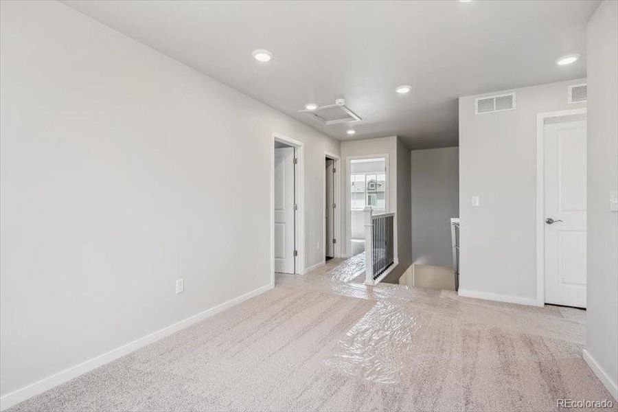 Spacious, unfurnished interior of a new home in Farmlore, Brighton (Image 9).