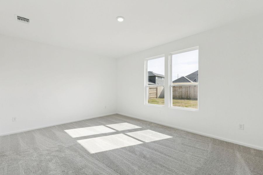 Spacious, unfurnished interior of a new home in Windcress, Baytown (Image 23).