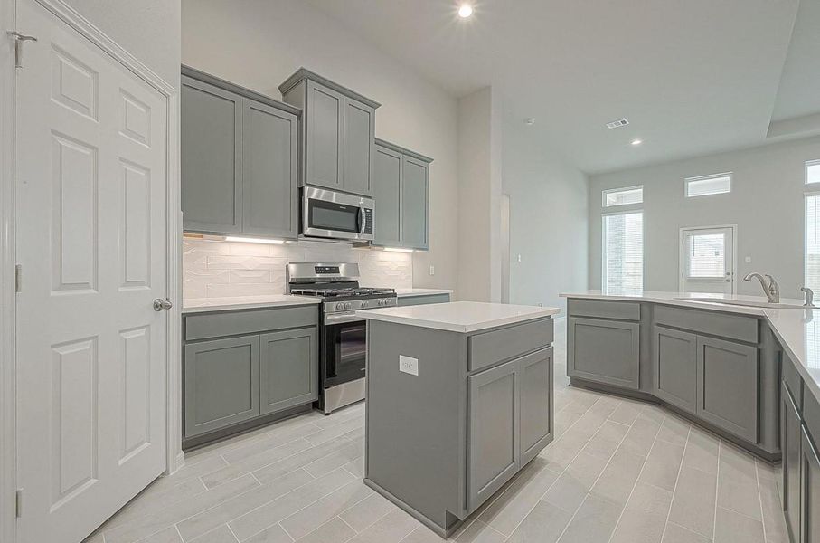 Furnished interior view inside a new home in River Ranch, Dayton (Image 4).