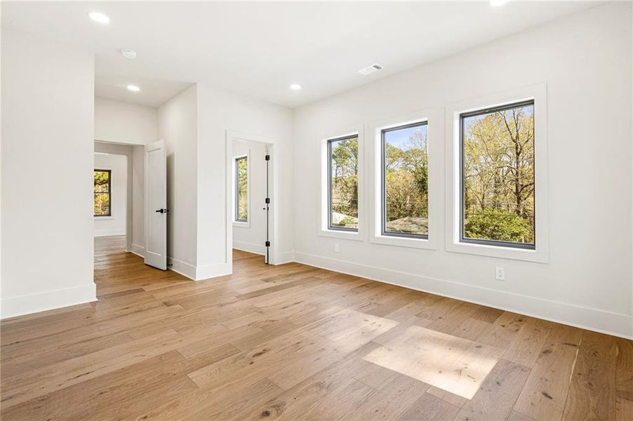 Spacious, unfurnished interior of a new home in , Atlanta (Image 37). Spacious, unfurnished interior of a new home in , Atlanta (Image 37).