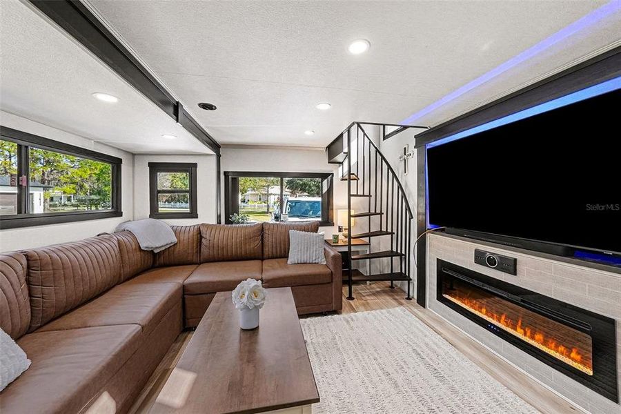 Furnished interior view inside a new home in , Lutz (Image 48).