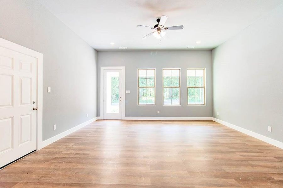 Spacious, unfurnished interior of a new home in , West Tawakoni (Image 13).